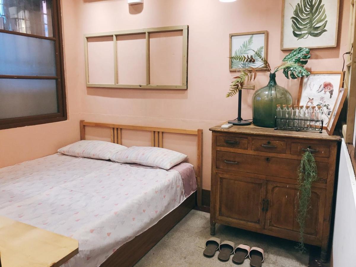 醒覺旅人-訂房後需聯繫轉帳 Apartment Tainan Luaran gambar