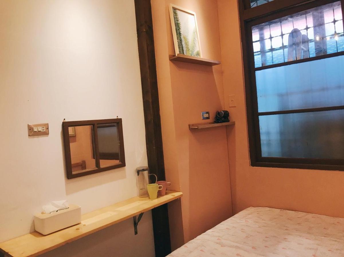 醒覺旅人-訂房後需聯繫轉帳 Apartment Tainan Luaran gambar