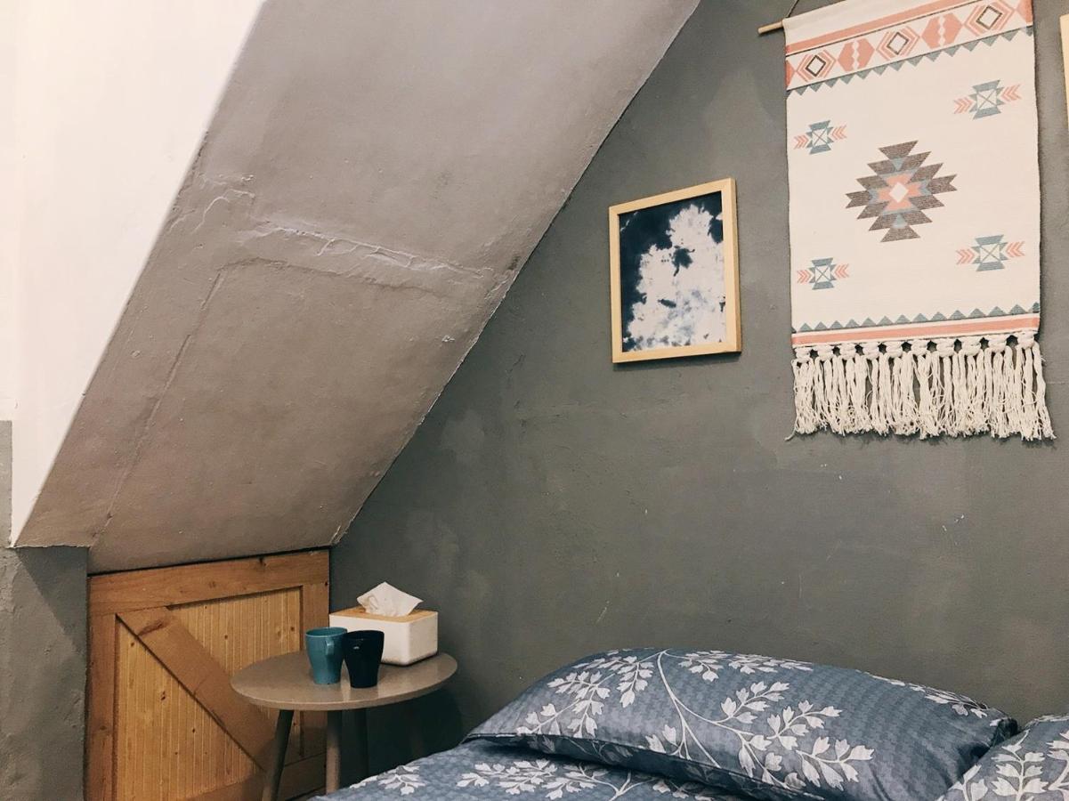醒覺旅人-訂房後需聯繫轉帳 Apartment Tainan Luaran gambar